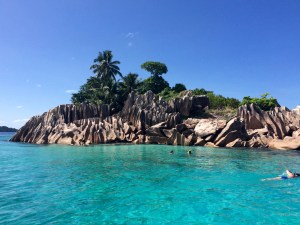 Kleine Insel zum Schnorcheln auf den Seychellen