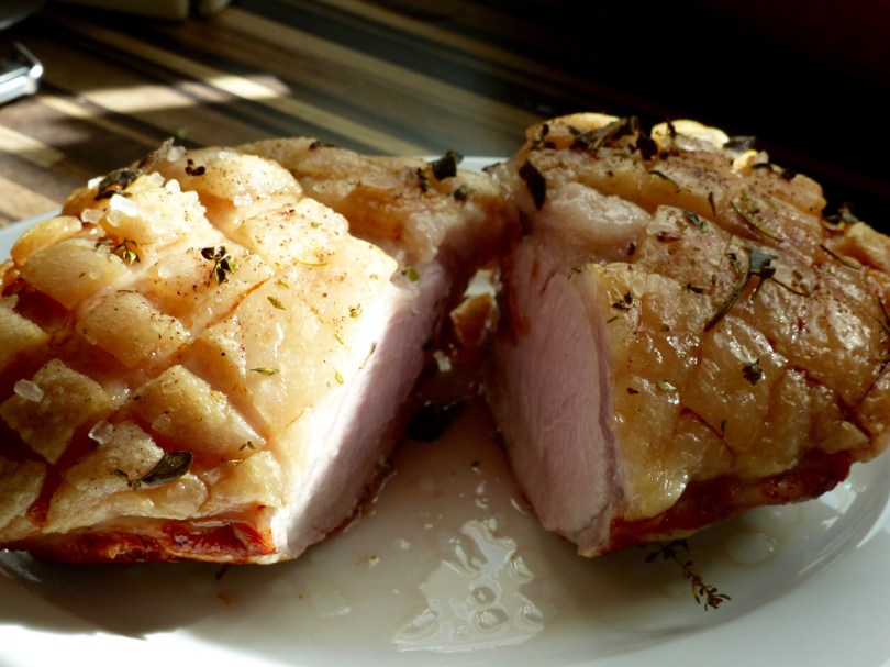 Gebratenener Schweinerücken aufgeschnitten
