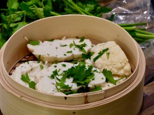 Blumenkohl-Schieben im Dämpfkorb