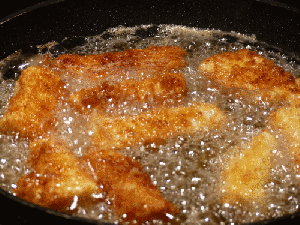 Fisch in Pankomantel brutzeln im Öl - GIF